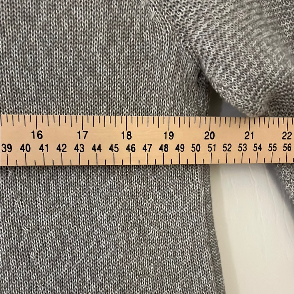 Elegant Soft Pastel Heathered Gray Women's Sweater Size M - Picture 6 of 8